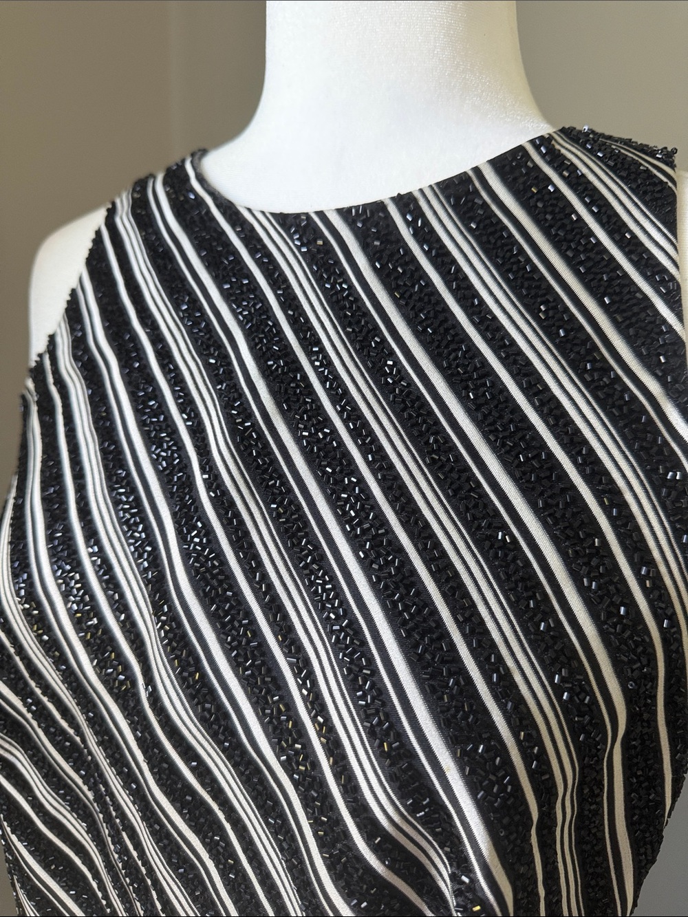 CARMEN MARC VALVO SIGNATURE Striped Beaded Silk Top Blouse Womens Size 8 - Picture 3 of 13